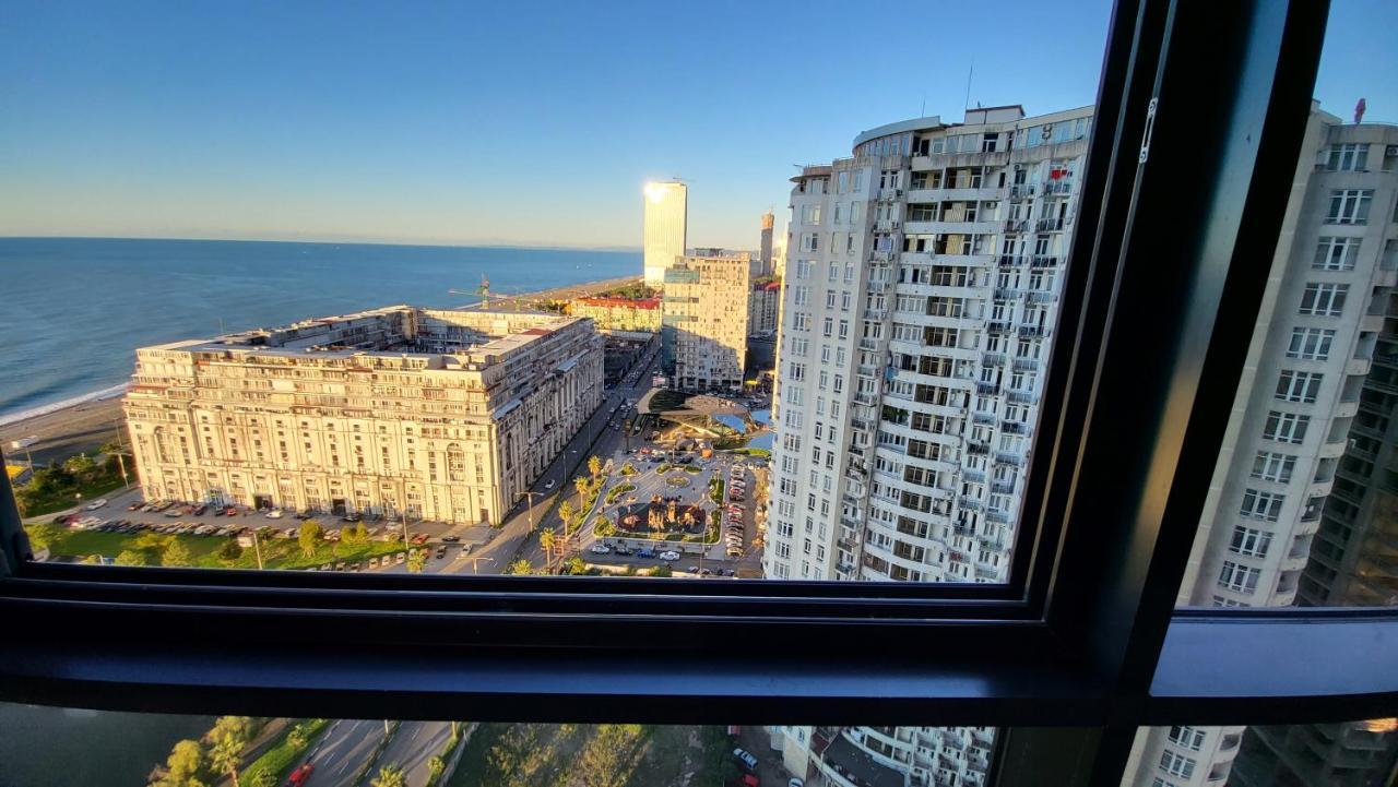 Black Sea Apartments Alliance Palace Batoemi Buitenkant foto