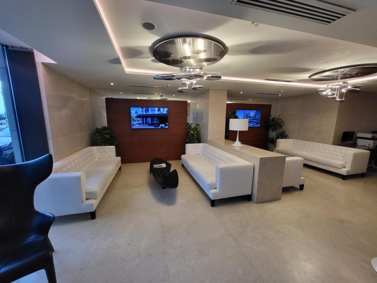 Black Sea Apartments Alliance Palace Batoemi Buitenkant foto