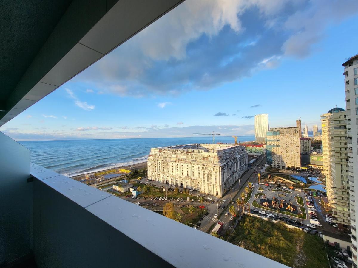 Black Sea Apartments Alliance Palace Batoemi Buitenkant foto