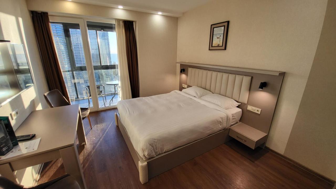 Black Sea Apartments Alliance Palace Batoemi Buitenkant foto