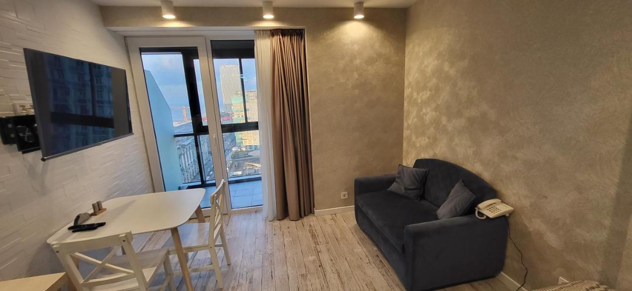 Black Sea Apartments Alliance Palace Batoemi Buitenkant foto
